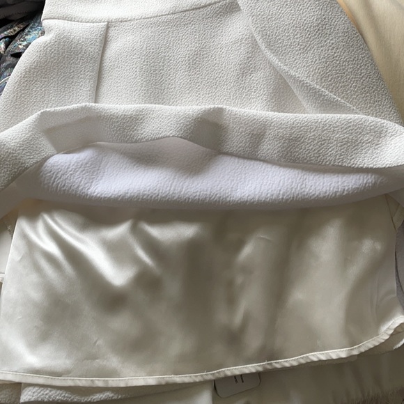 🤍 Cute White Skirt (Black Halo) - Picture 7 of 7